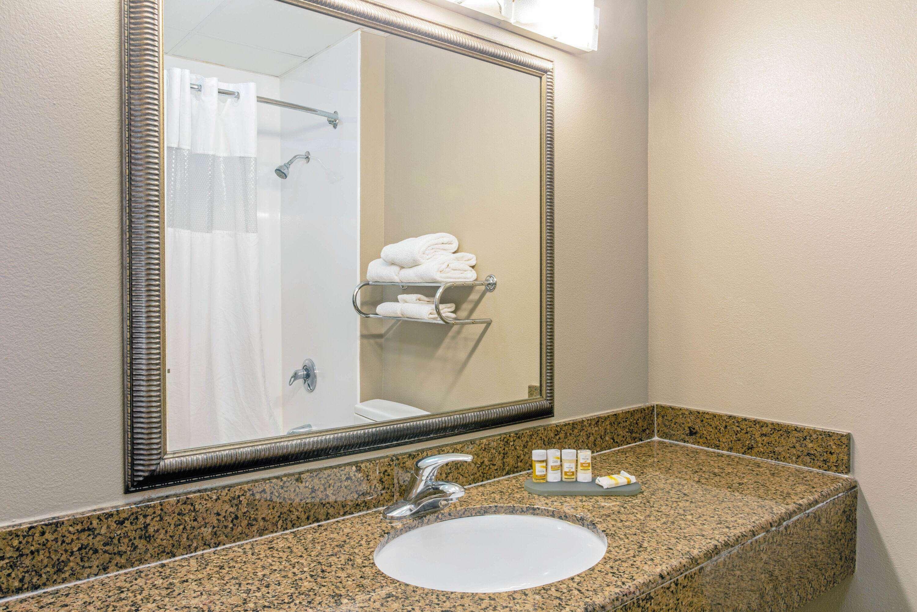 La Quinta By Wyndham Biloxi Hotell Exteriör bild